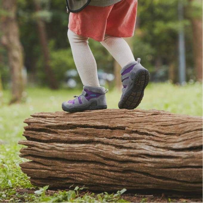 negro tierra oscuro chukka de nudo grande Keen2P80579